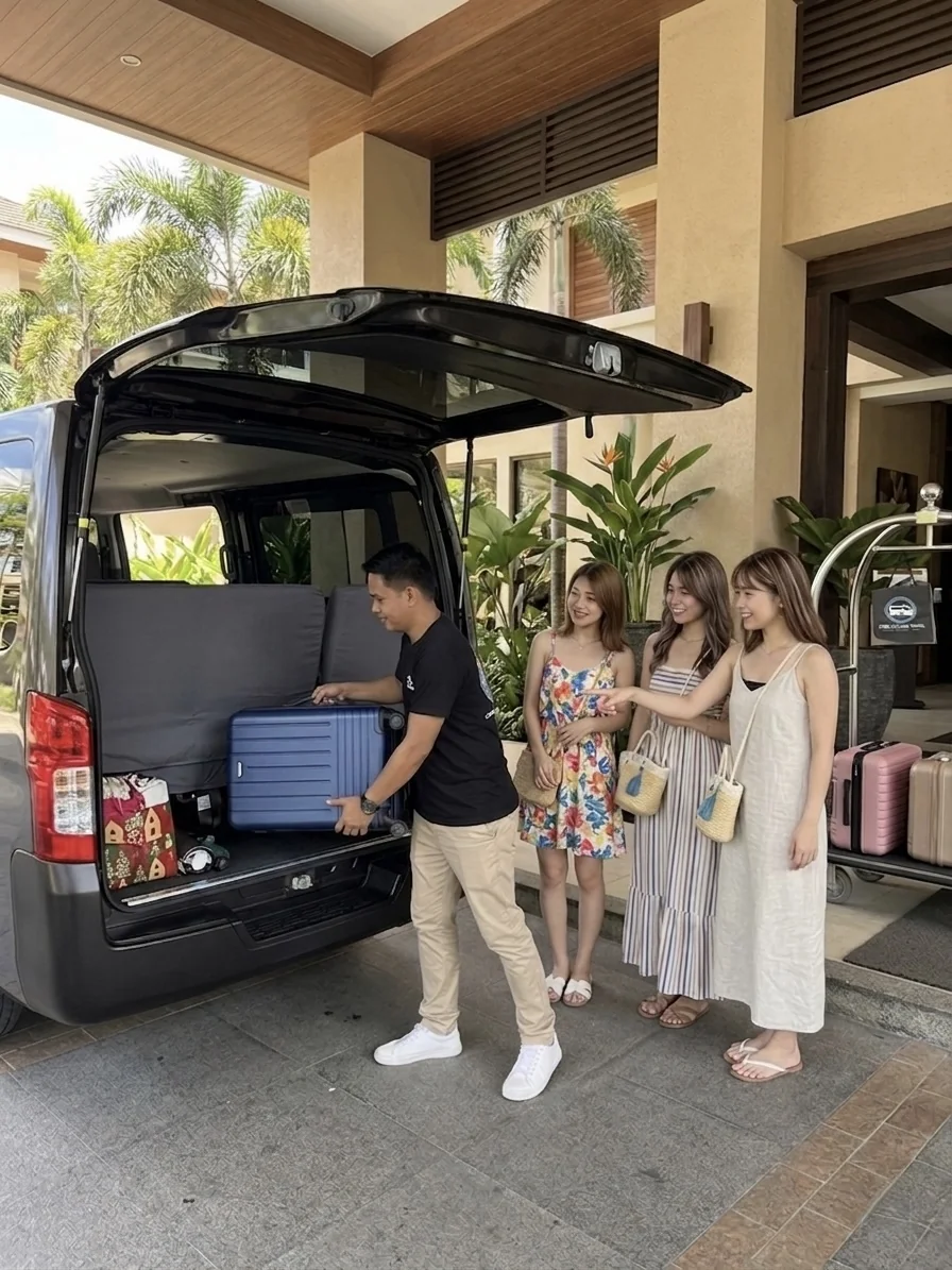 ホテル出発時の荷物積み込み 大型バン リゾートホテル送迎
